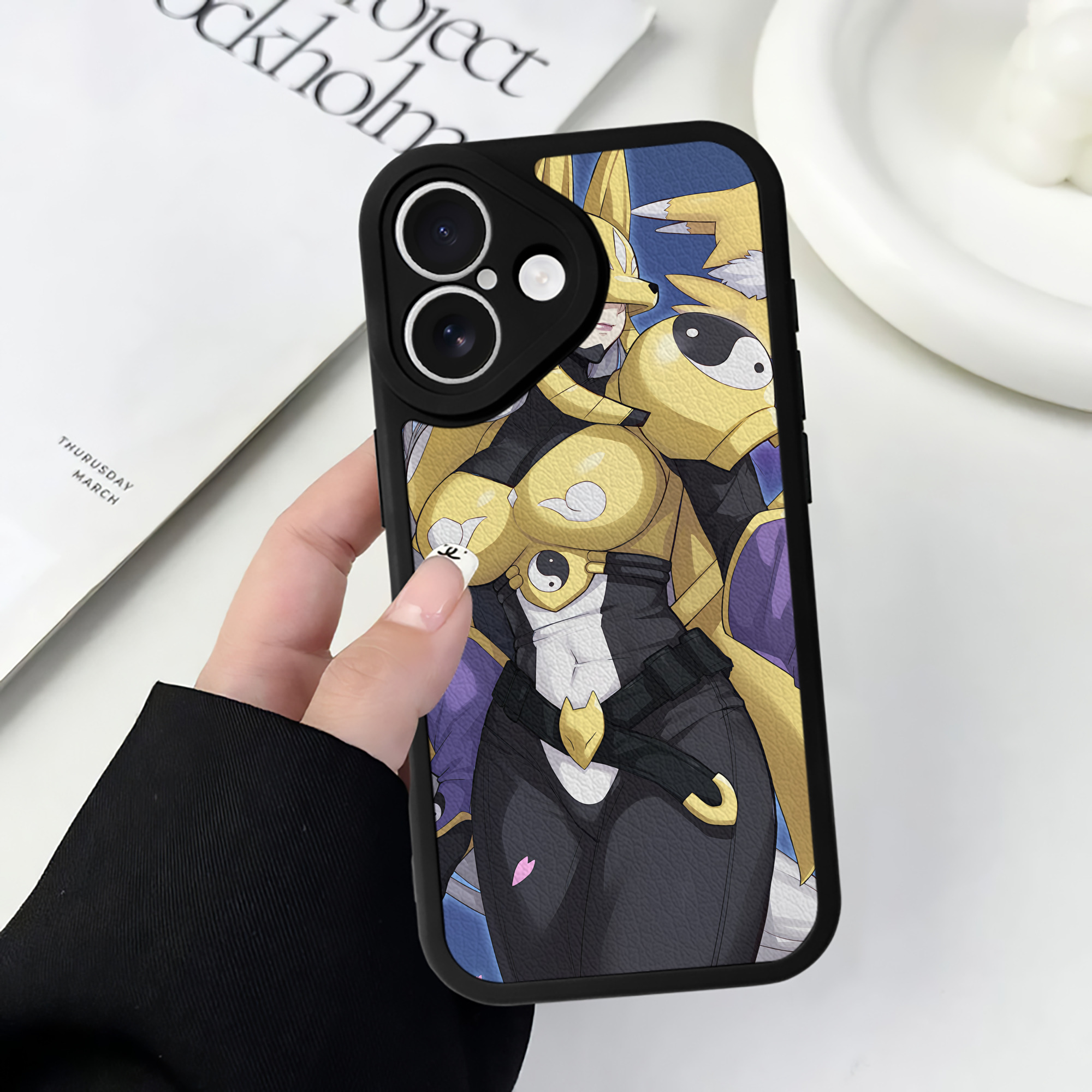 （画像用） Digimon デジタルモンスター/デジモン 【iPhone 16シリーズ対応】シリコンスマホケース（レザー調） 材質：シリコン